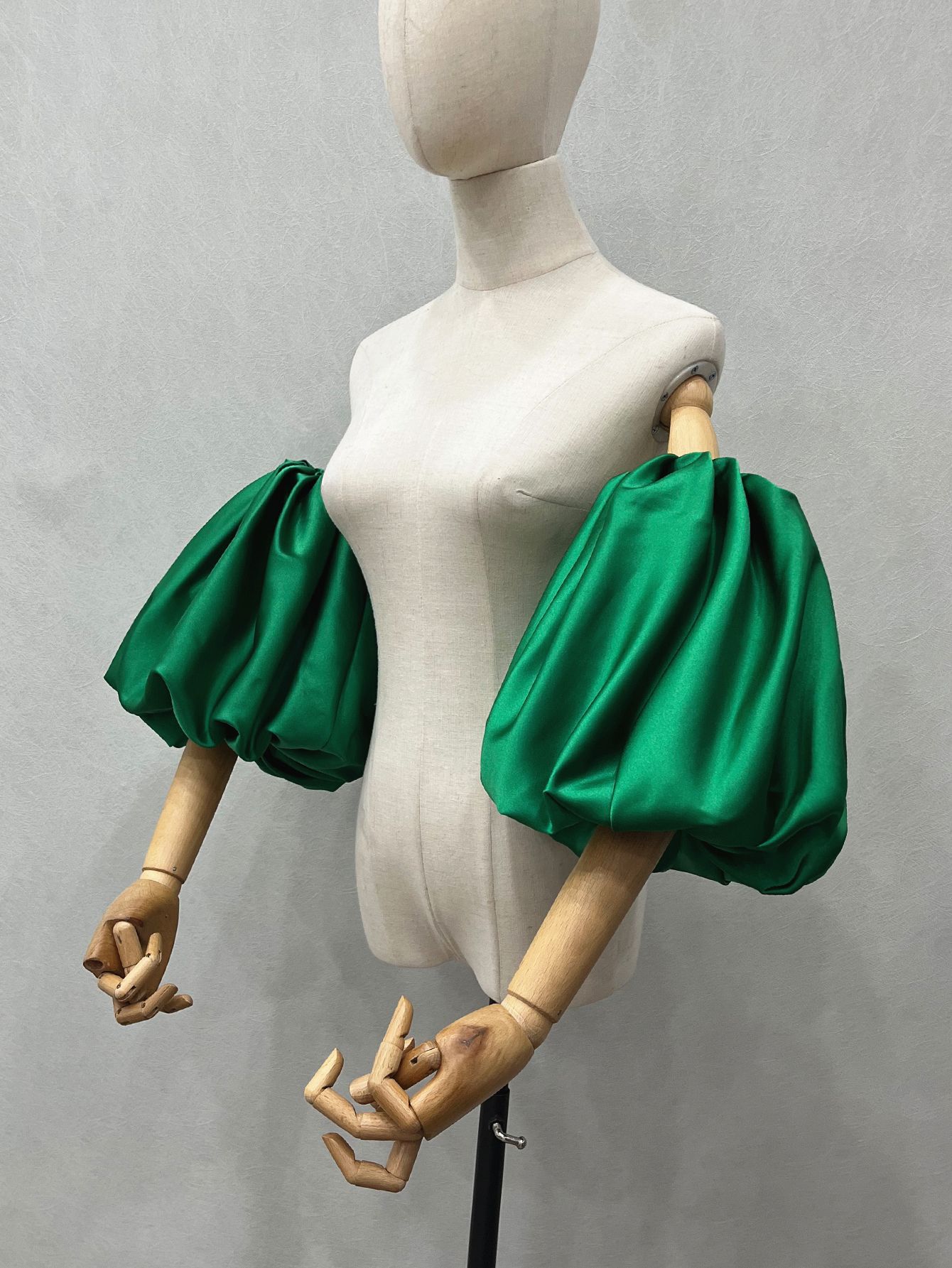 Vintage Fashion Photography - 女性のエレガントなデザイナーパフサテンアームスリーブ女性ヴィンテージ写真フォーマルドレスパフォーマンスパーティーグローブ R3370