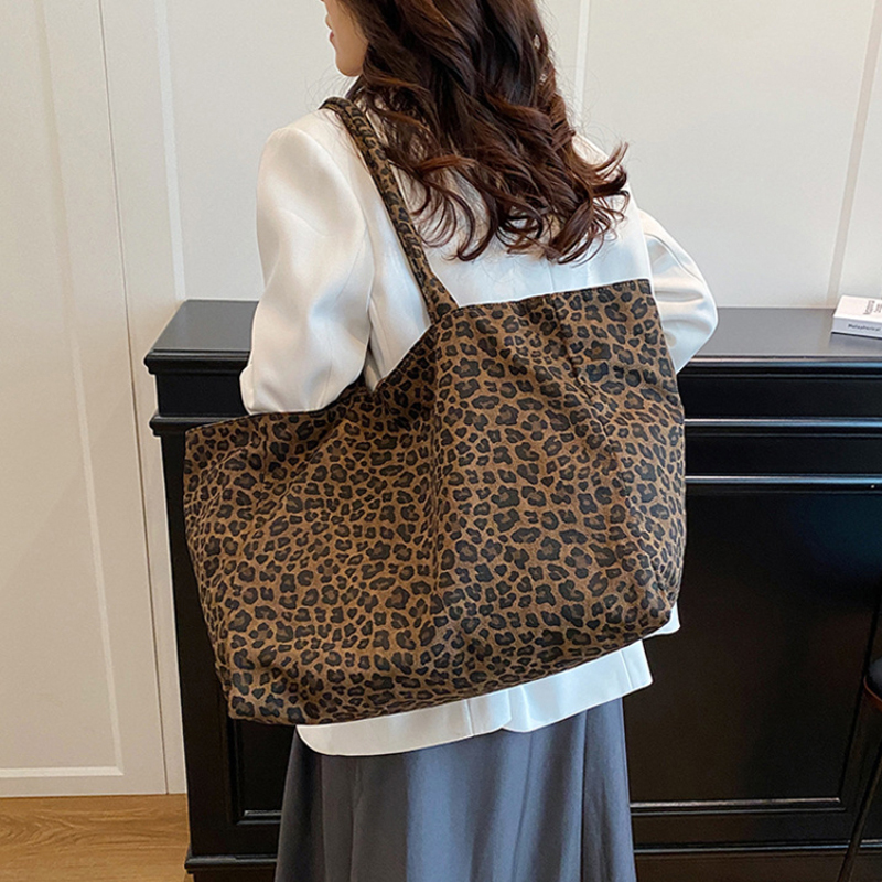 女性用レオパードプリントトートバッグ Y2K ヴィンテージ  - Vintage Fashion Shop のレビューと価格